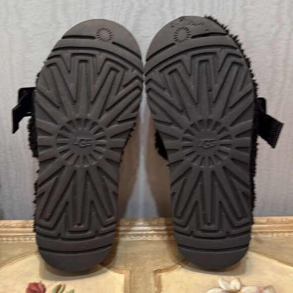 UGG Fluffita Slide Sandals Black Women’s Sz 7 - Picture 11 of 16